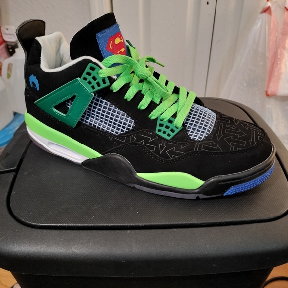 Jordan Retro 4 Superman Special Edition🦸 - Picture 2 of 15